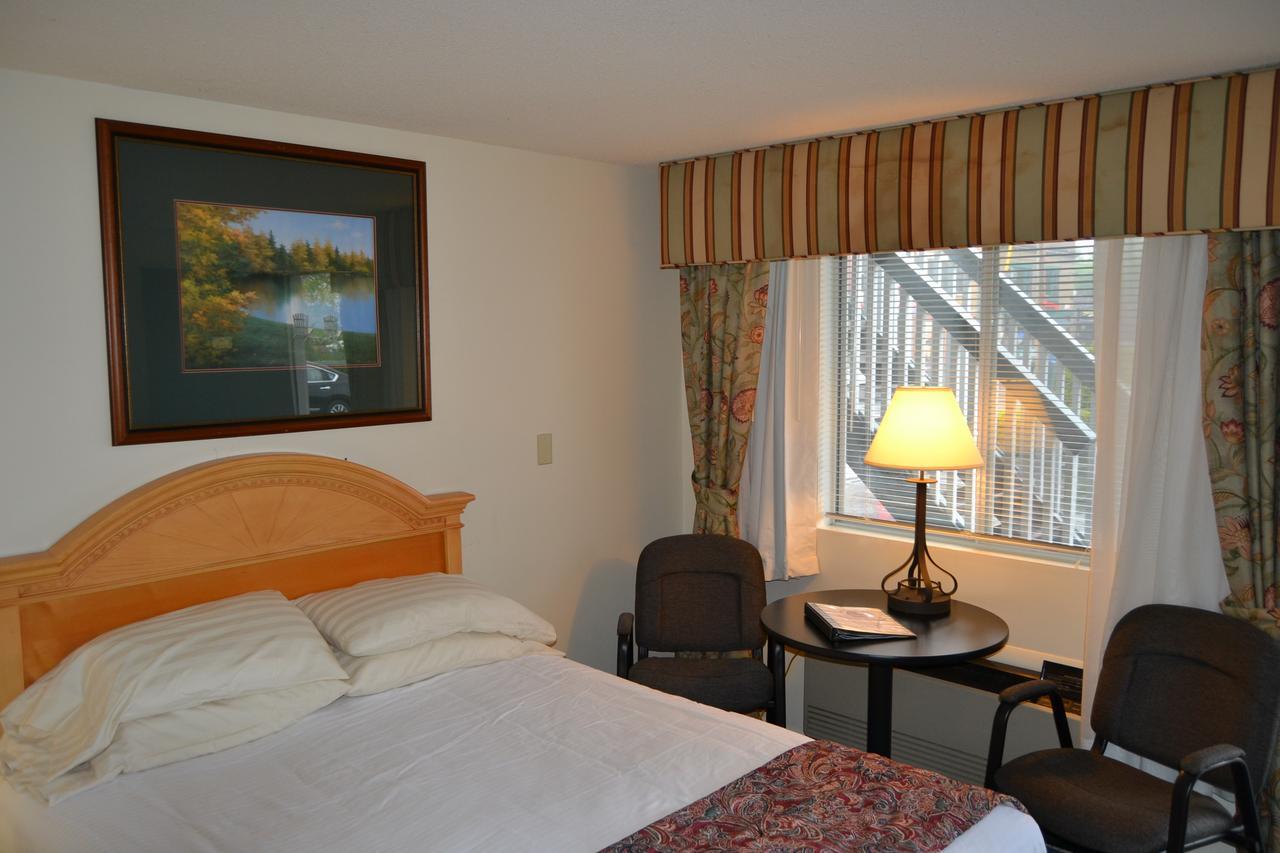 The Ship Motel Alexandria Bay Eksteriør bilde