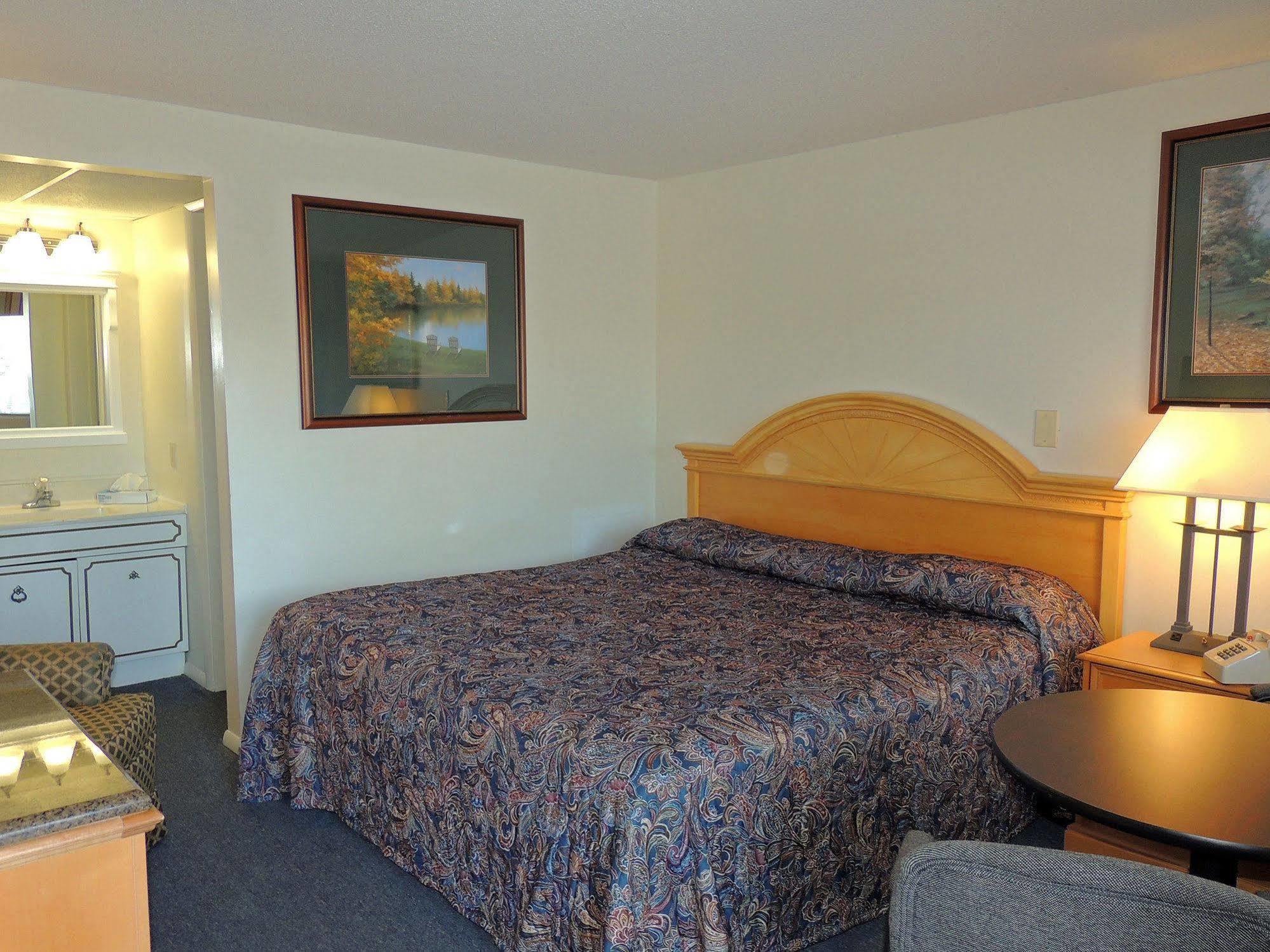 The Ship Motel Alexandria Bay Eksteriør bilde